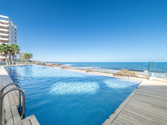 2-bedroom Apartment In Torrevieja, Spain (90 M²)