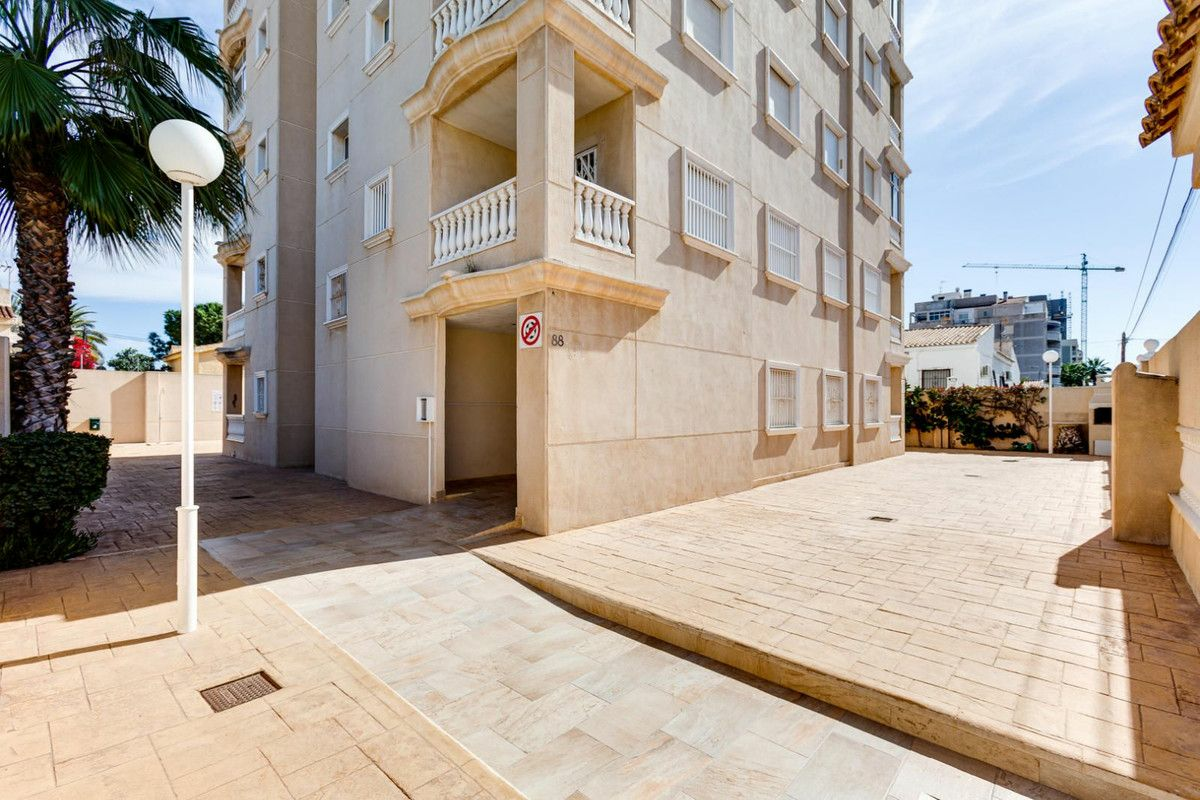2-bedroom Apartment In Torrevieja, Spain (57 M²)