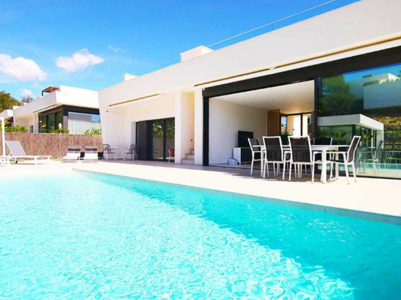3-bedroom Villa In Orihuela, Spain (240 M²)