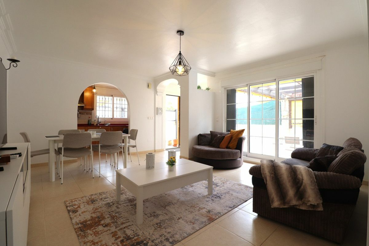 3-bedroom Villa In Los Montesinos, Spain (100 M²)