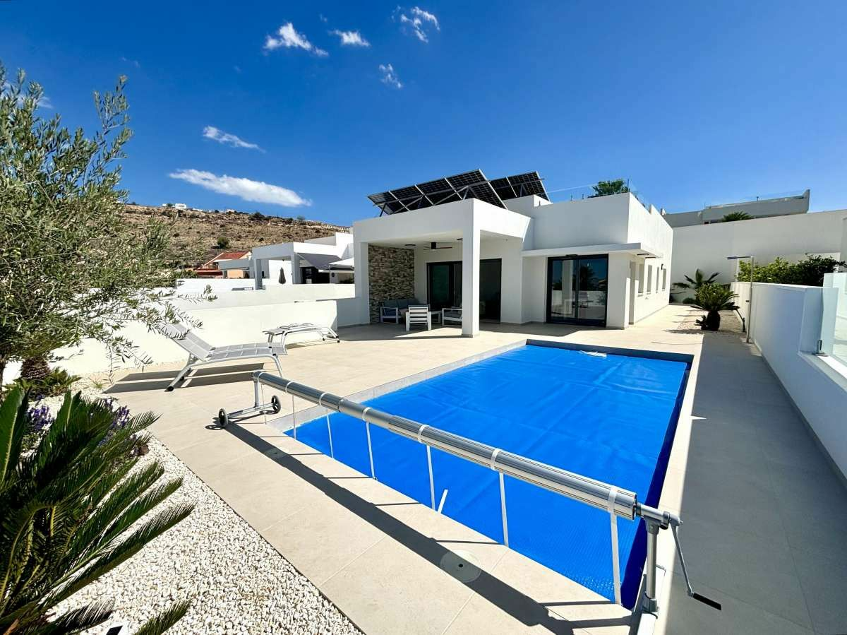3-bedroom Villa In Rojales, Spain (120 M²)