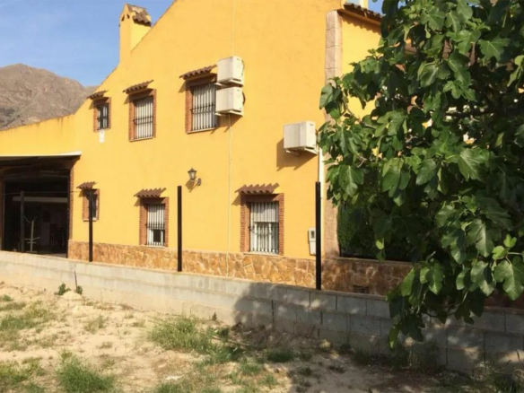 4-bedroom House In Orihuela, Spain (350 M²)