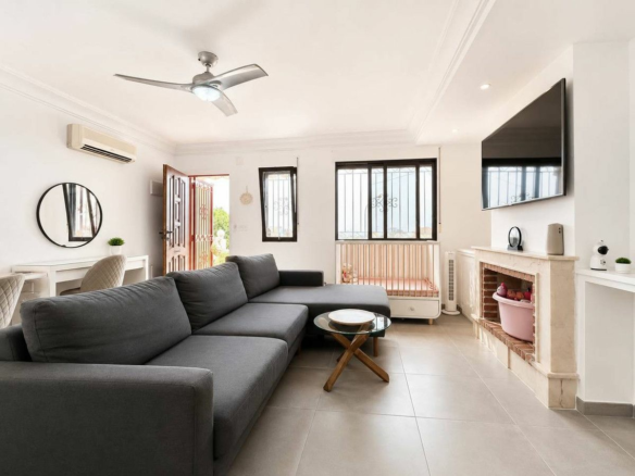 2-bedroom Villa In Orihuela Costa, Spain (77 M²)