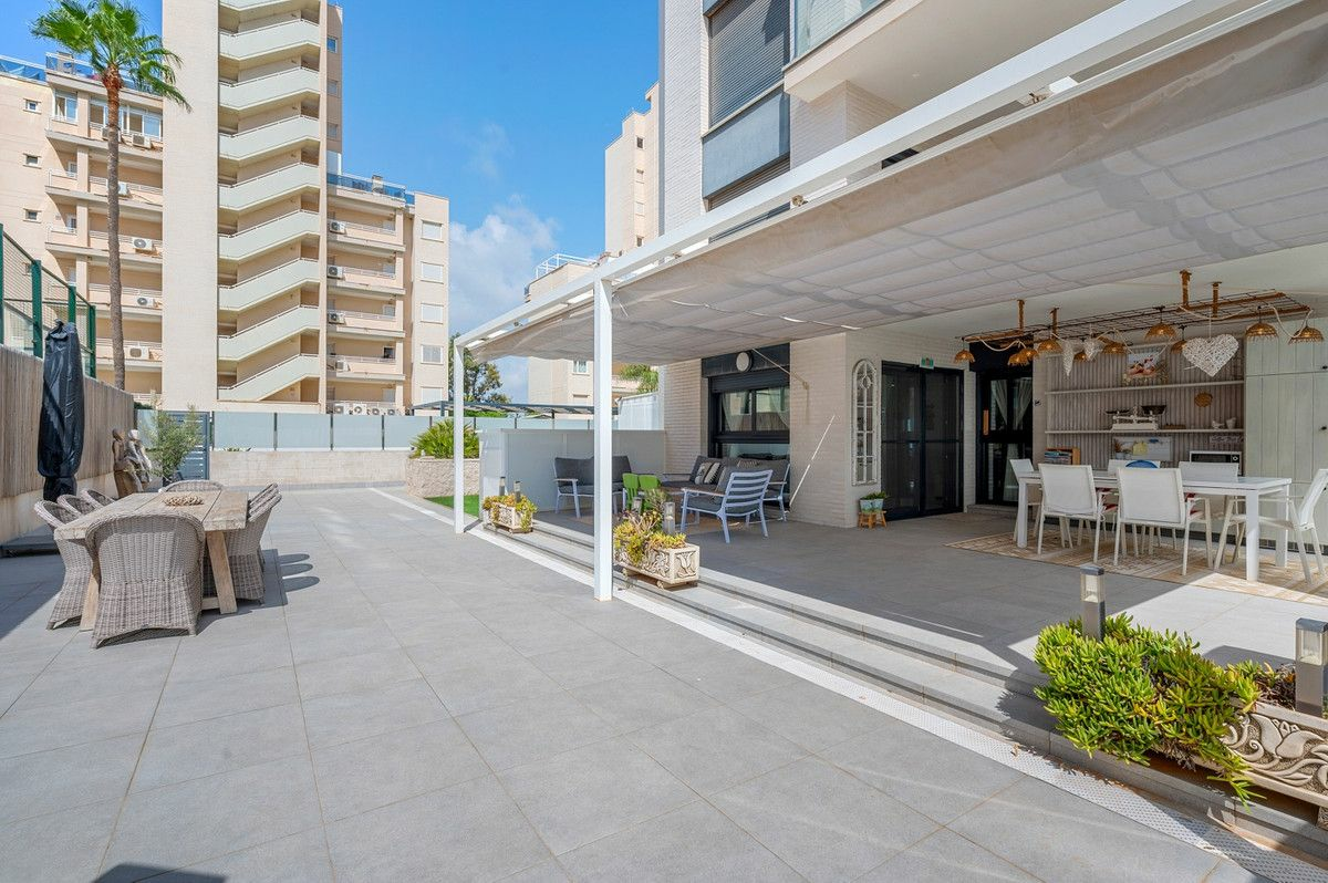 3-bedroom Apartment In Guardamar Del Segura, Spain (108 M²)
