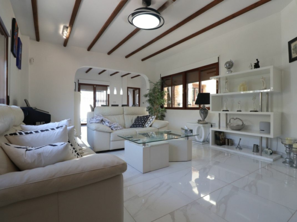 3-bedroom Villa In Benijofar, Spain (110 M²)