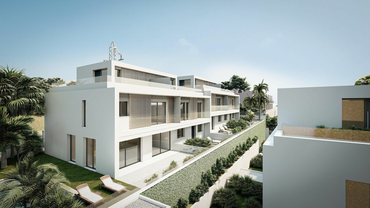 4-bedroom Villa In Estepona, Spain (222 M²)