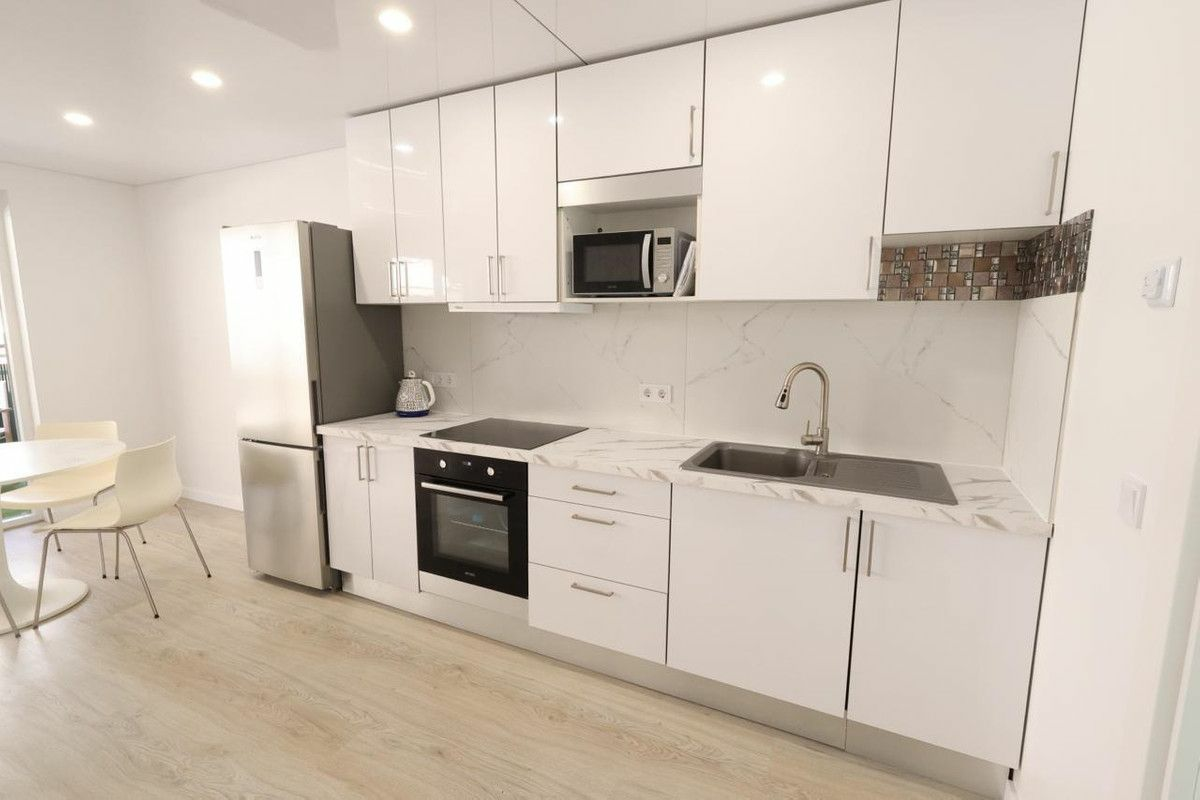 3-bedroom Apartment In Torrevieja, Spain (105 M²)