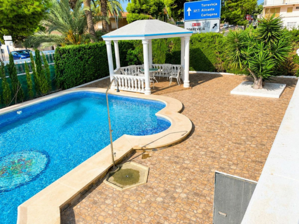 4-bedroom Villa In Orihuela Costa, Spain (233 M²)