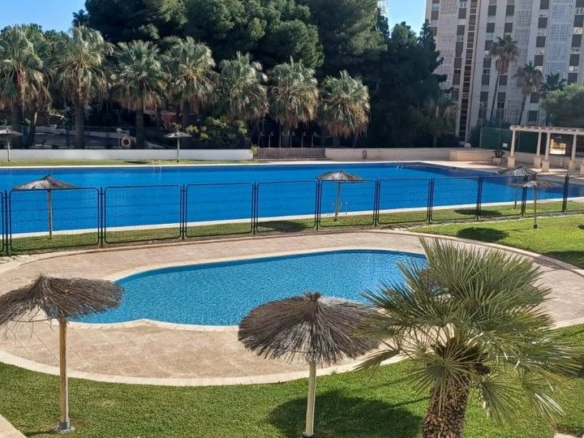 4-bedroom Apartment In Alicante, Spain (122 M²)
