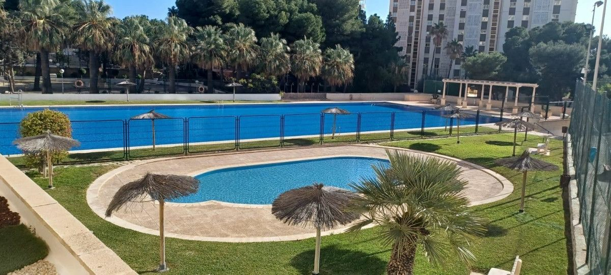 4-bedroom Apartment In Alicante, Spain (122 M²)