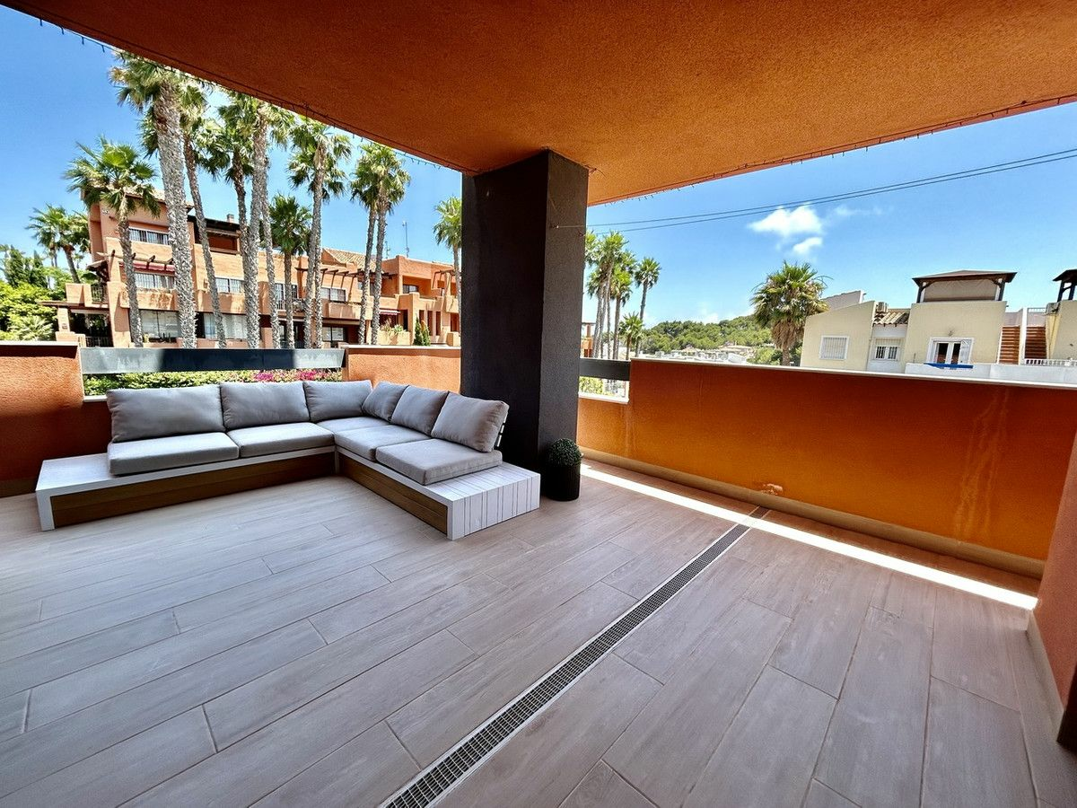 2-bedroom Apartment In Orihuela Costa, Spain (91 M²)