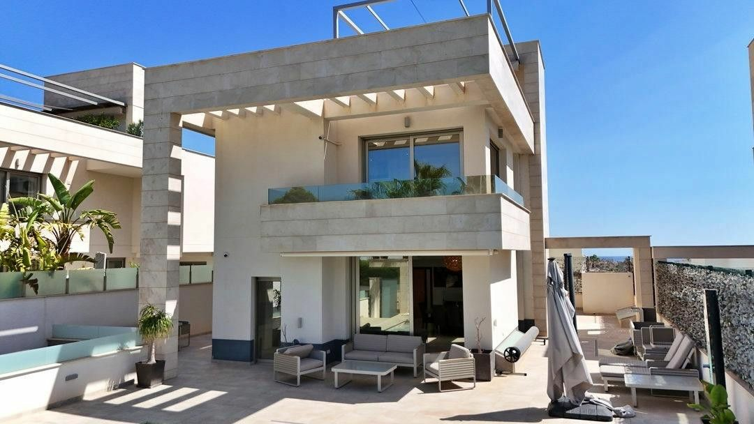 5-bedroom Villa In Orihuela Costa, Spain (200 M²)