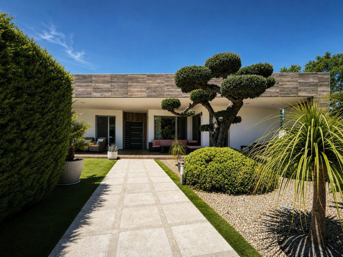 5-bedroom Villa In Santa Pola, Spain (506 M²)