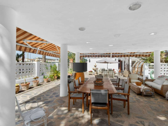3-bedroom Villa In Santiago De La Ribera, Spain (308 M²)