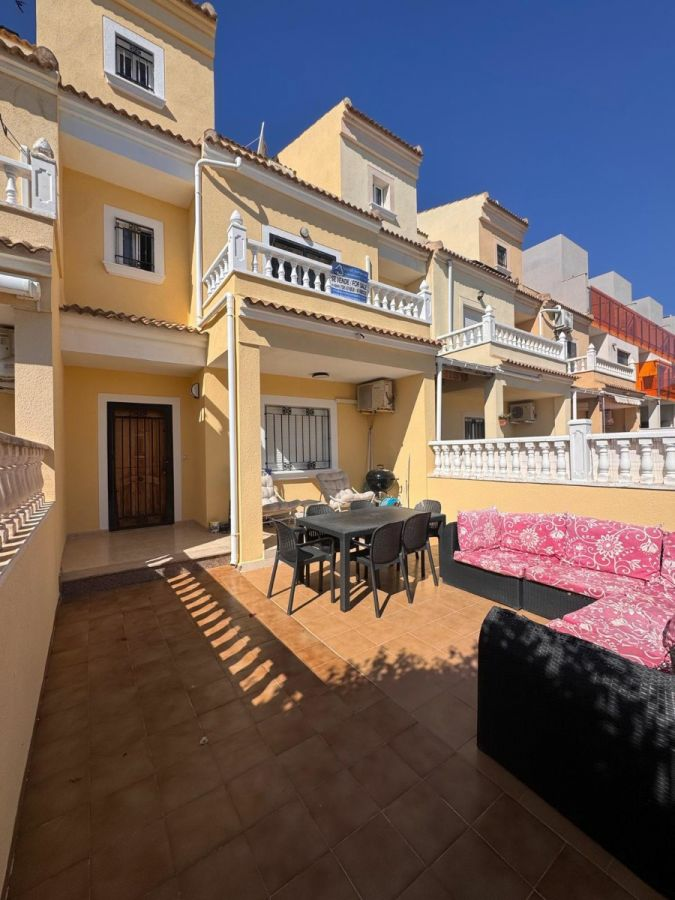 3-bedroom House In Orihuela Costa, Spain (140 M²)