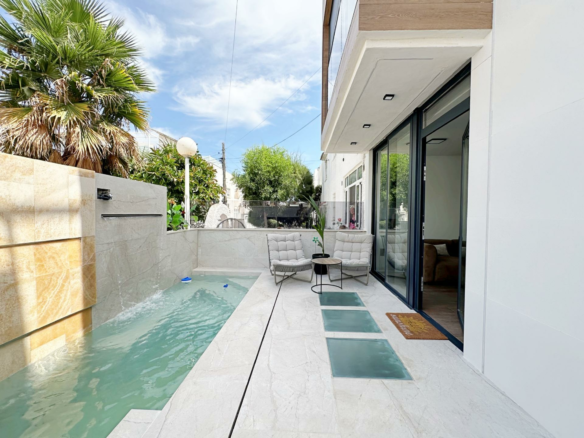 3-bedroom House In Torrevieja, Spain (180 M²)