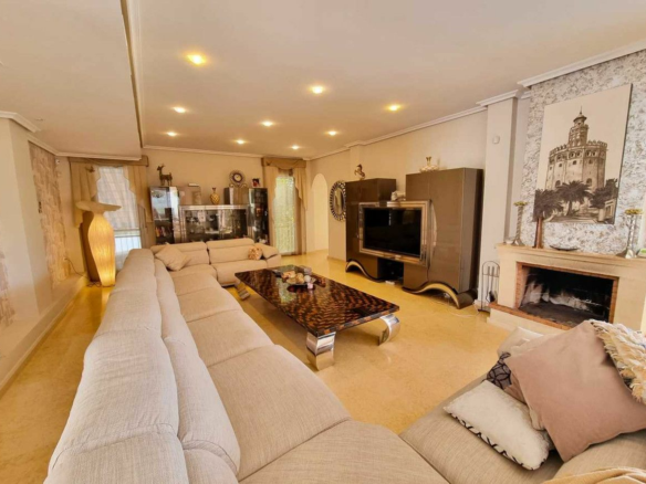 5-bedroom Villa In Torrevieja, Spain (469 M²)