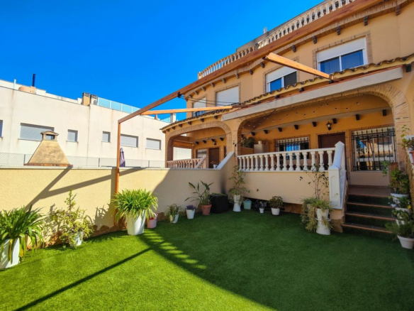 4-bedroom House In Guardamar Del Segura, Spain (108 M²)