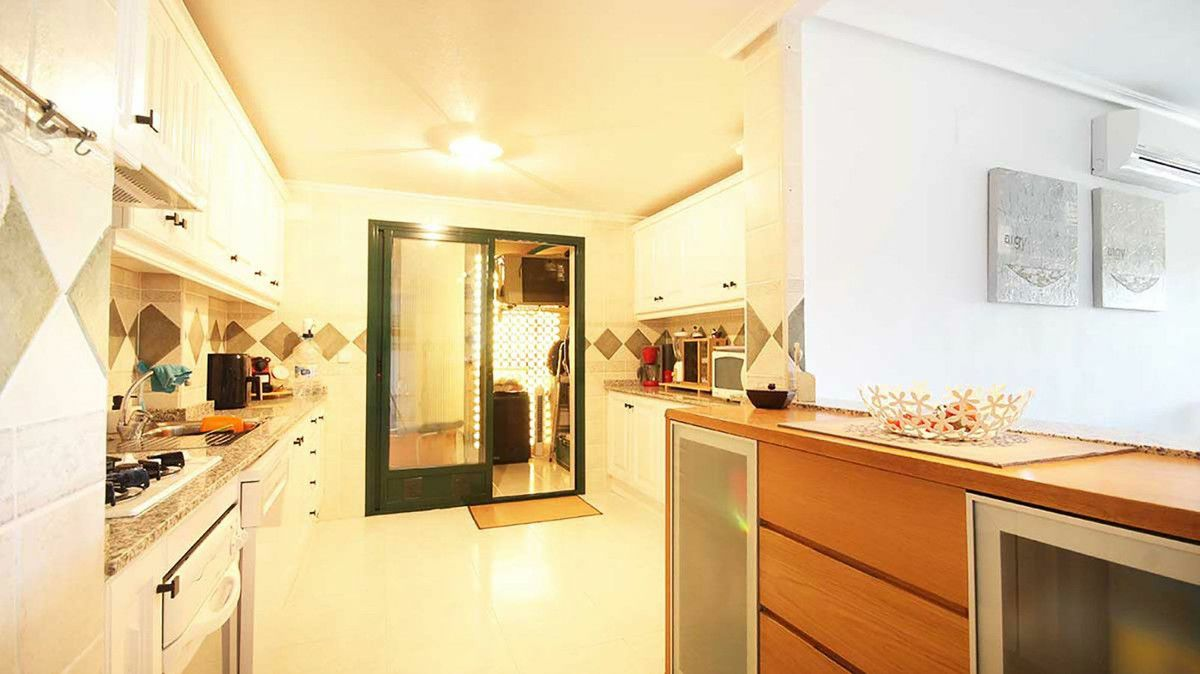 2-bedroom Apartment In Orihuela Costa, Spain (99 M²)
