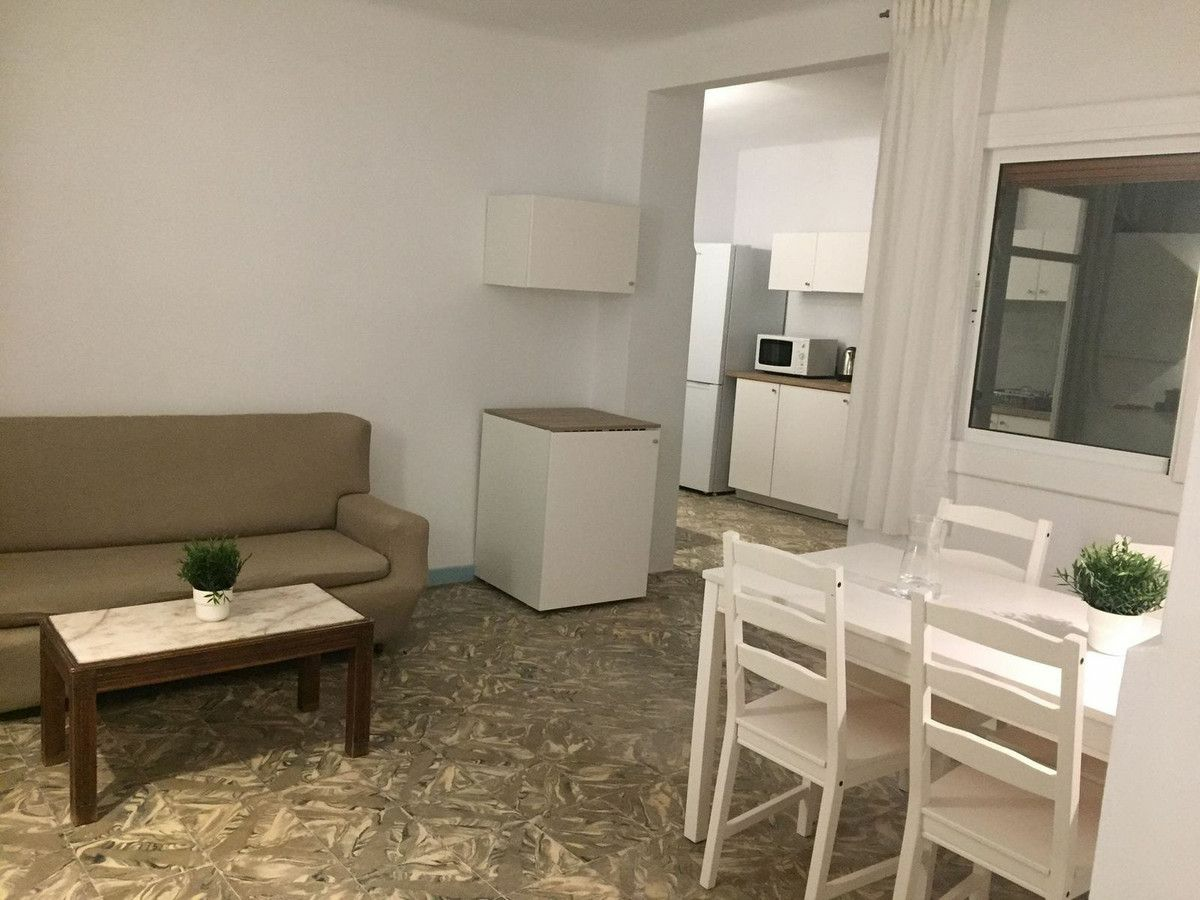 4-bedroom Apartment In Alicante, Spain (103 M²)