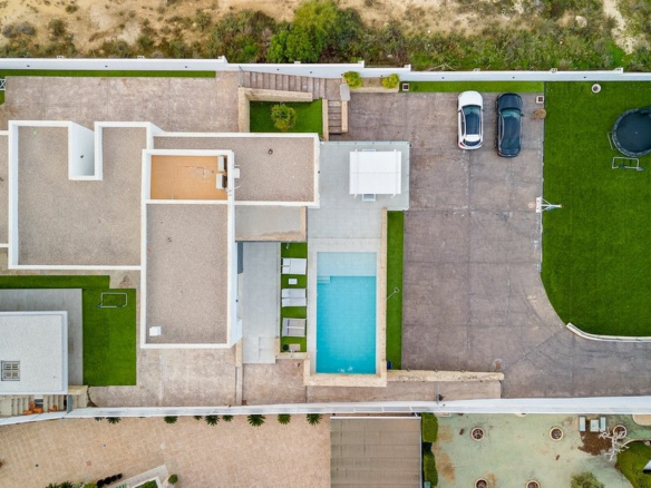 4-bedroom Villa In Algorfa, Spain (283 M²)