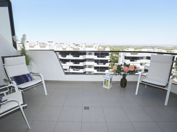 2-bedroom Apartment In Arenales Del Sol, Spain (64 M²)