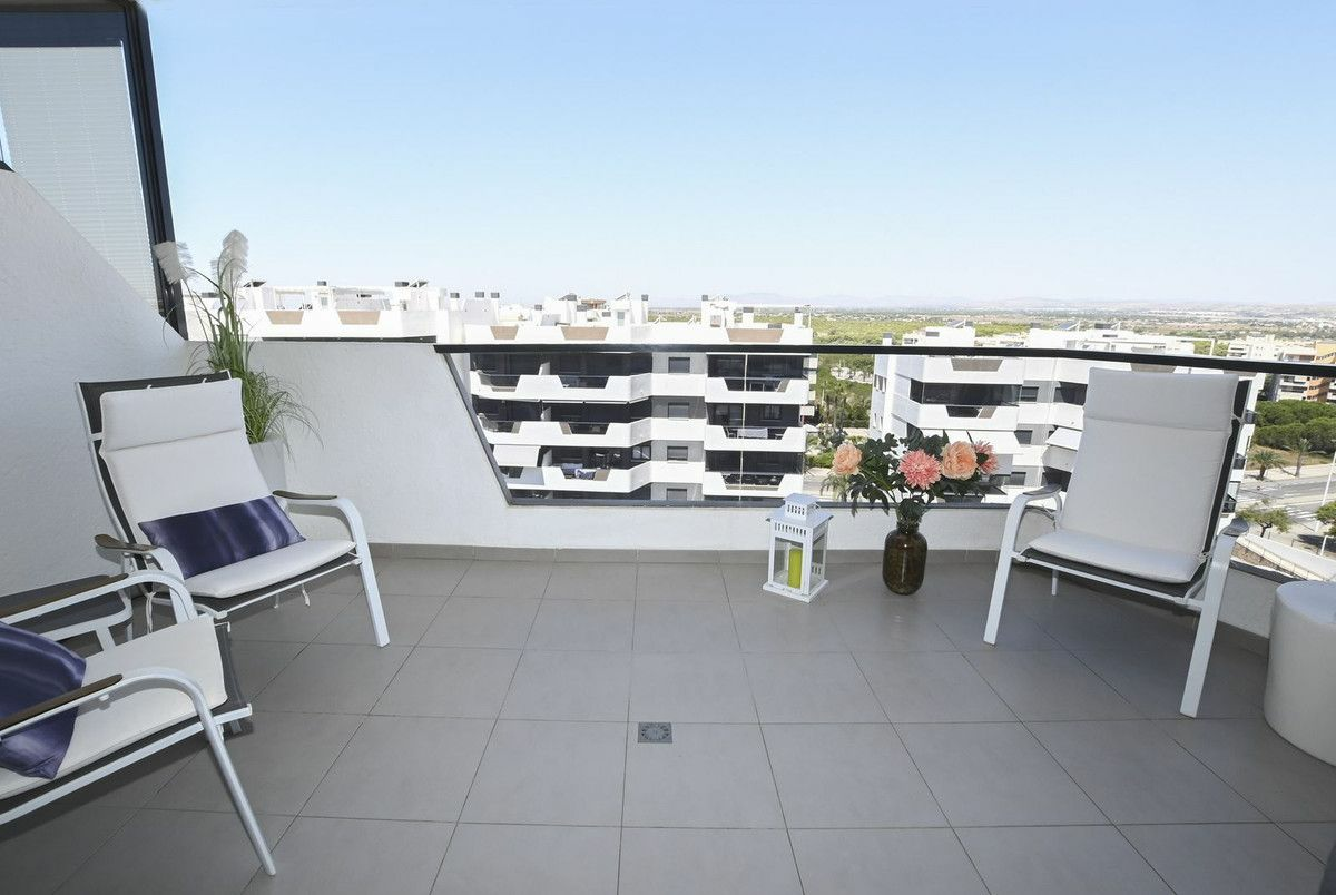 2-bedroom Apartment In Arenales Del Sol, Spain (64 M²)