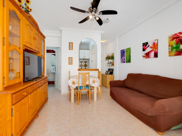 2-bedroom Villa In Torrevieja, Spain (60 M²)