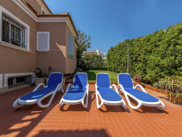 6-bedroom Villa In Torrevieja, Spain (500 M²)