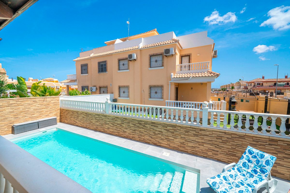 3-bedroom Villa In Rojales, Spain (71 M²)