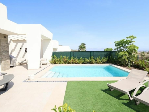 3-bedroom Villa In Algorfa, Spain (134 M²)