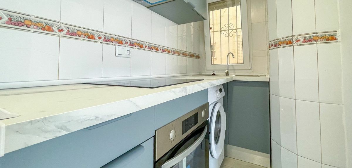 2-bedroom Apartment In Torrevieja, Spain (68 M²)