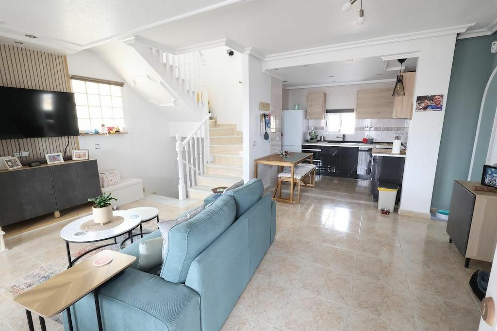 5-bedroom Villa In Orihuela Costa, Spain (208 M²)