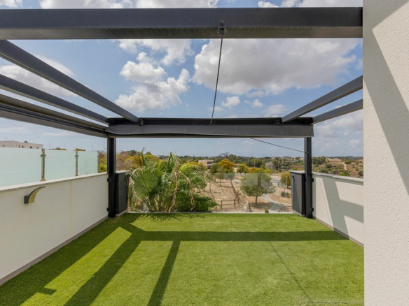 3-bedroom Villa In Benijofar, Spain (144 M²)