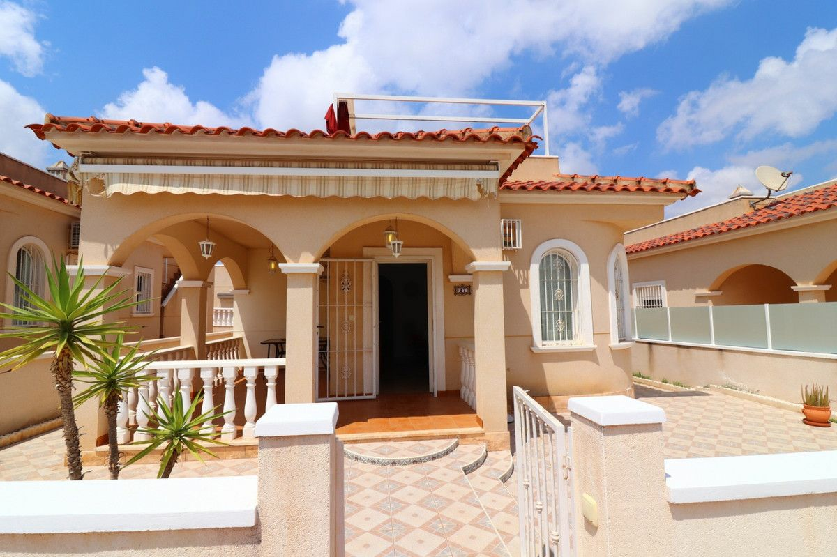 3-bedroom Villa In Los Montesinos, Spain (84 M²)