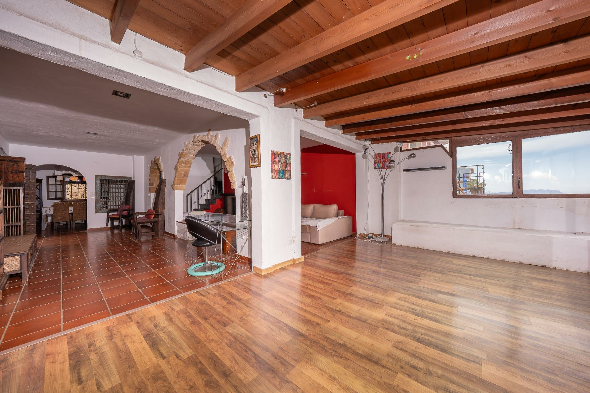 3-bedroom Bungalow In El Campello, Spain (235 M²)