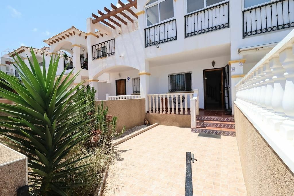 2-bedroom Apartment In Orihuela Costa, Spain (79 M²)