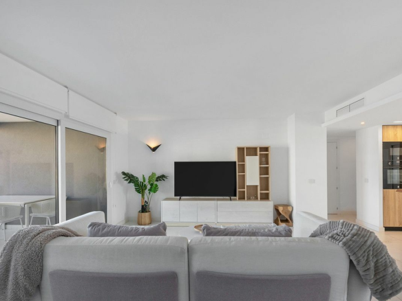 2-bedroom Apartment In Orihuela Costa, Spain (122 M²)