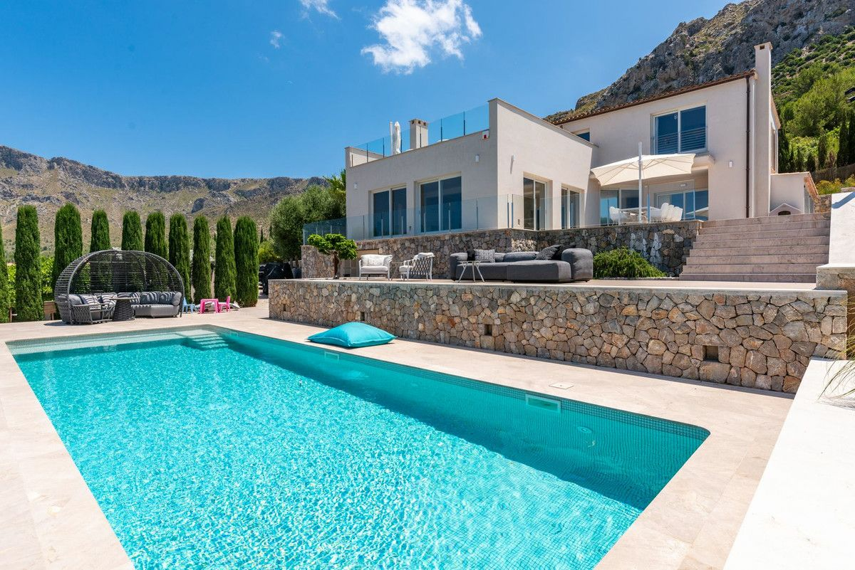 5-bedroom Villa In Colònia De Sant Pere, Spain (500 M²)