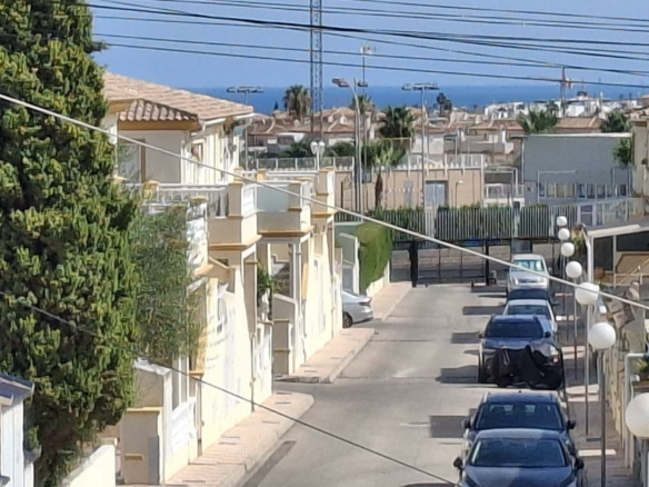 3-bedroom House In Orihuela Costa, Spain (63 M²)