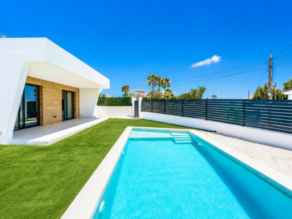 3-bedroom Villa In Rojales, Spain (156 M²)