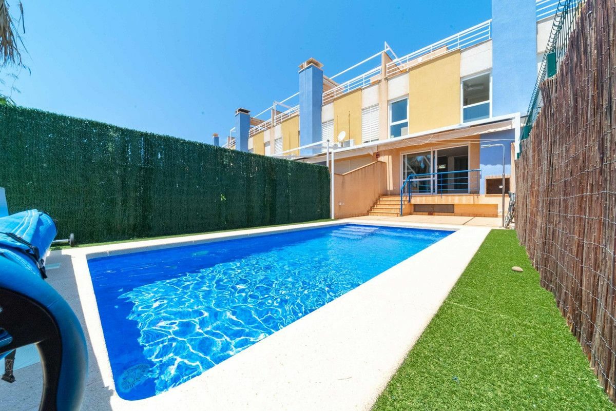 3-bedroom House In Orihuela Costa, Spain (177 M²)