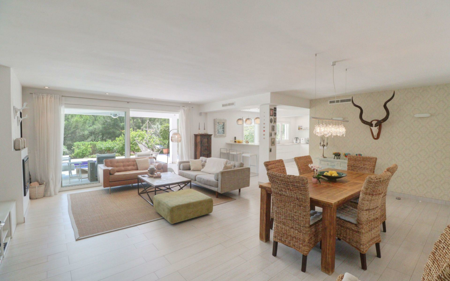 5-bedroom Villa In Calvià, Spain (398 M²)