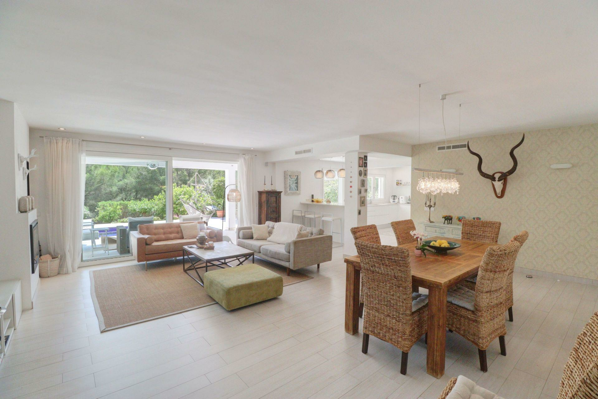 5-bedroom Villa In Calvià, Spain (398 M²)