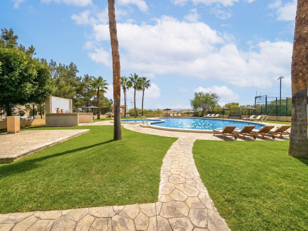 6-bedroom Villa In Orihuela Costa, Spain (160 M²)