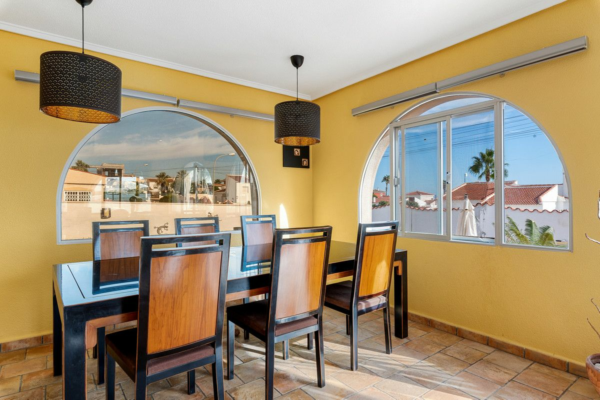 4-bedroom Villa In Rojales, Spain (158 M²)