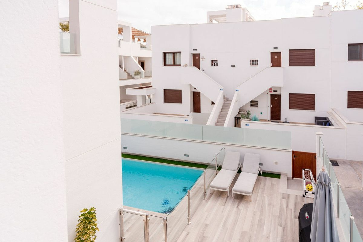 4-bedroom Villa In Torrevieja, Spain (198 M²)
