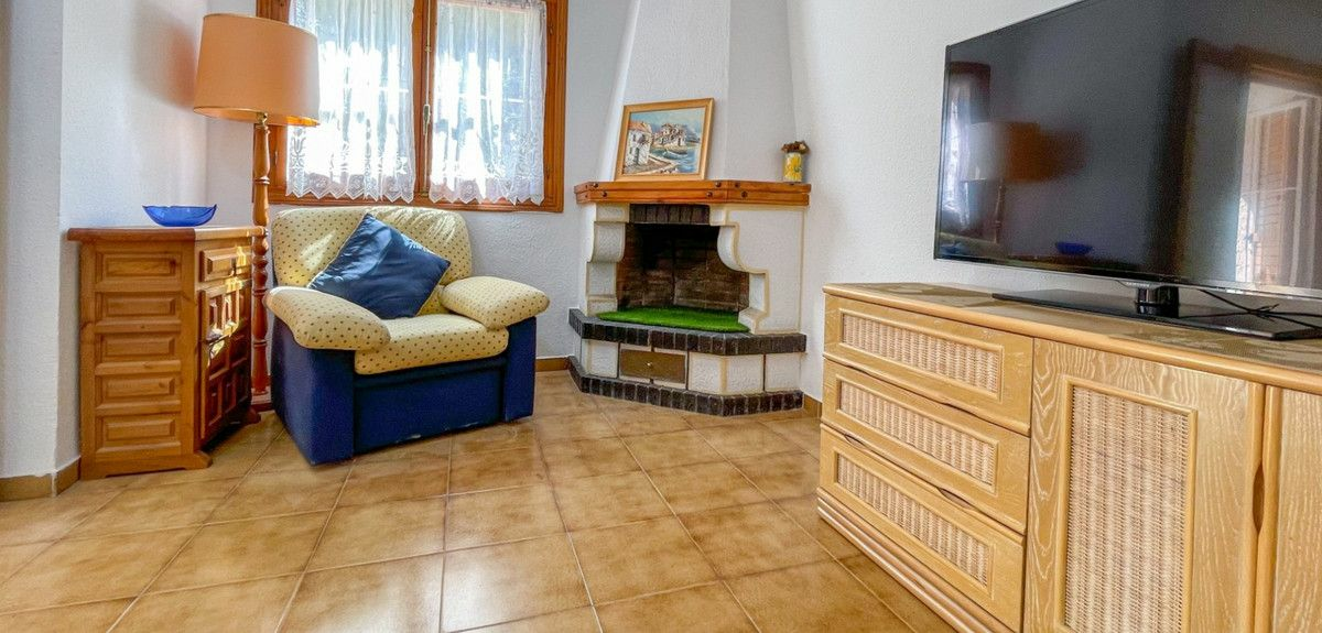 3-bedroom House In Orihuela Costa, Spain (68 M²)