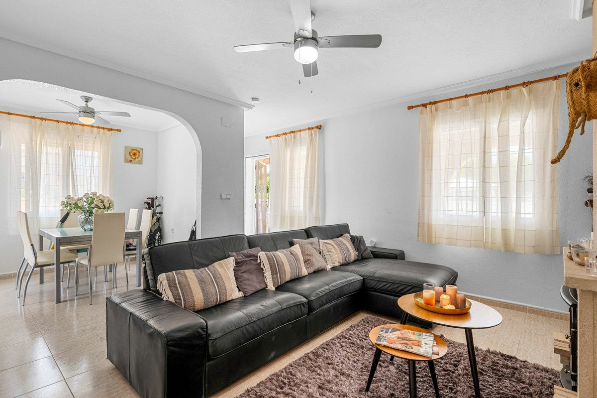 3-bedroom Villa In Gran Alacant, Spain (195 M²)