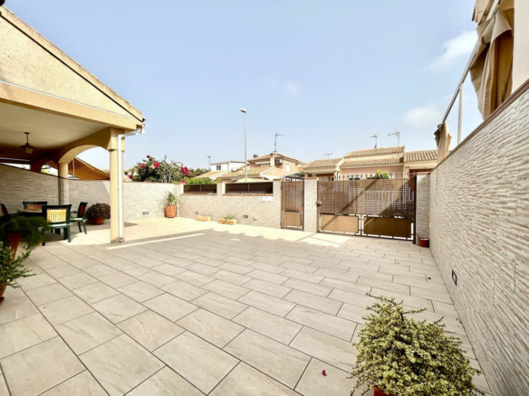 3-bedroom House In Pilar De La Horadada, Spain (132 M²)
